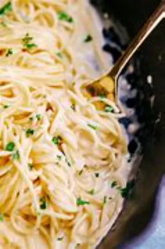 Butter Garlic Veg Noodles (Medium)